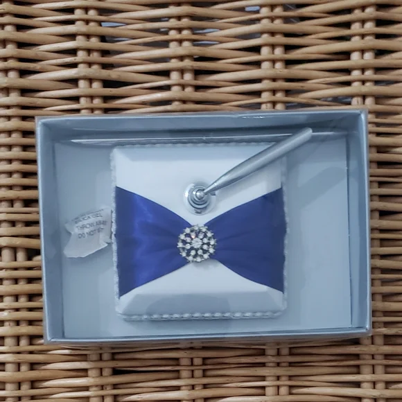 NWOT- Elegant White and Blue Pen Holder with Rhinestone Accent - Picture 1 of 5